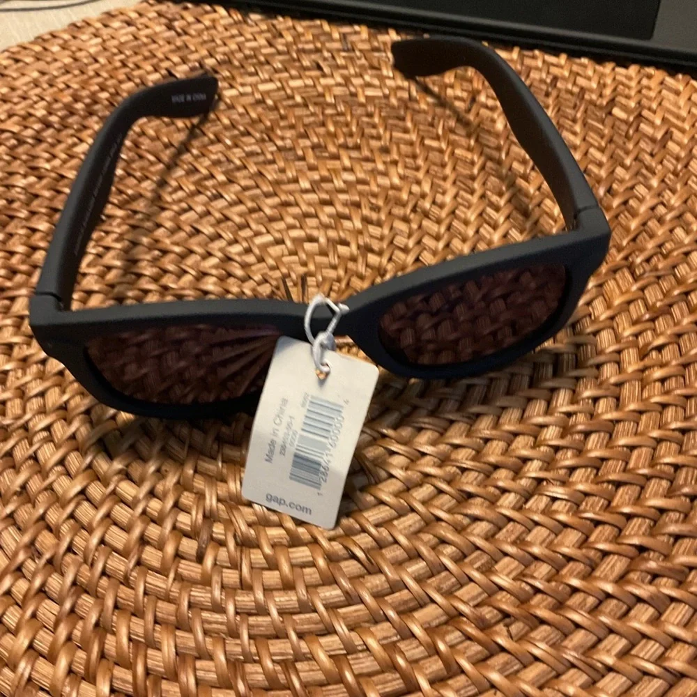 Gap sunglasses babys